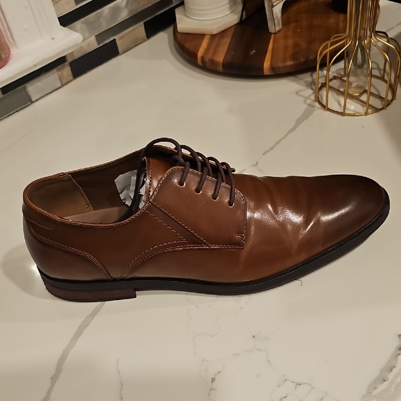 Classic Brown Leather Men's Dress Shoe - Picture 1 of 5